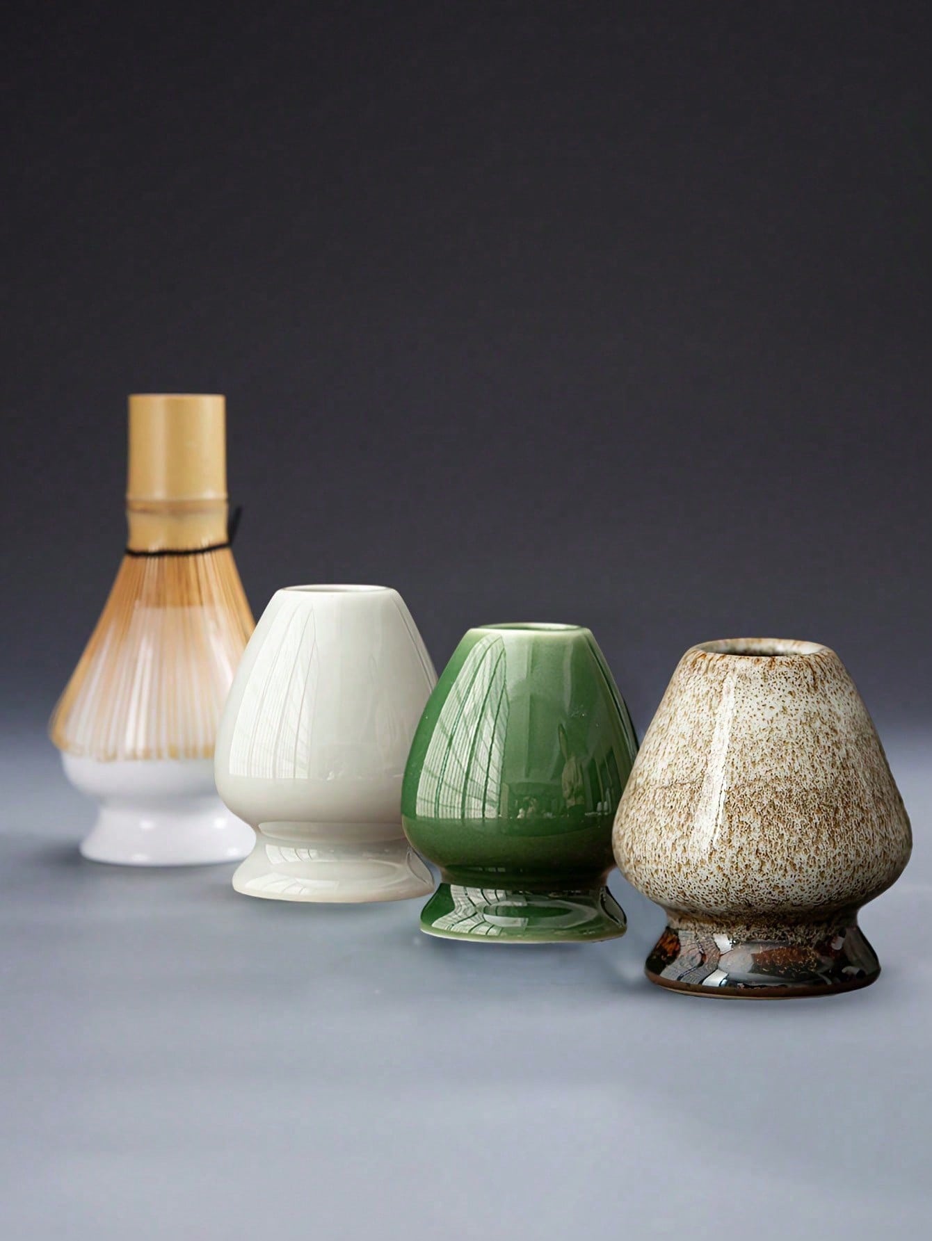 Matcha Bowl Chawan - 1 個セラミック抹茶緑茶茶筅ホルダースタンドボウル竹泡立て器グラインダーブラシ茶ツールホルダー茶アクセサリー茶器